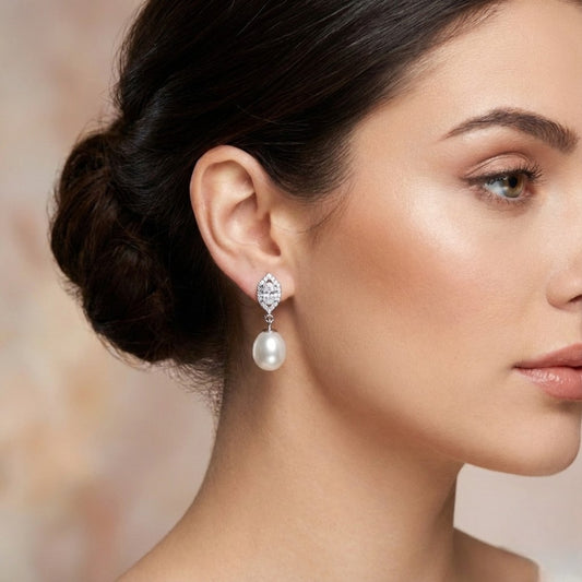 Ασημένια 925 Σκουλαρίκια Μάκρος 2.5cm με Μαργαριτάρια Γλυκού Νερού & Ζιργκόν (PE024)