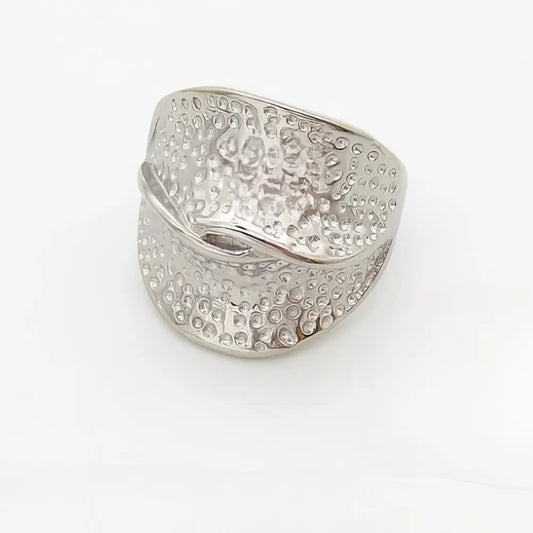 Ατσάλινο Ασημί Δαχτυλίδι με Hammered Υφή (R3154)