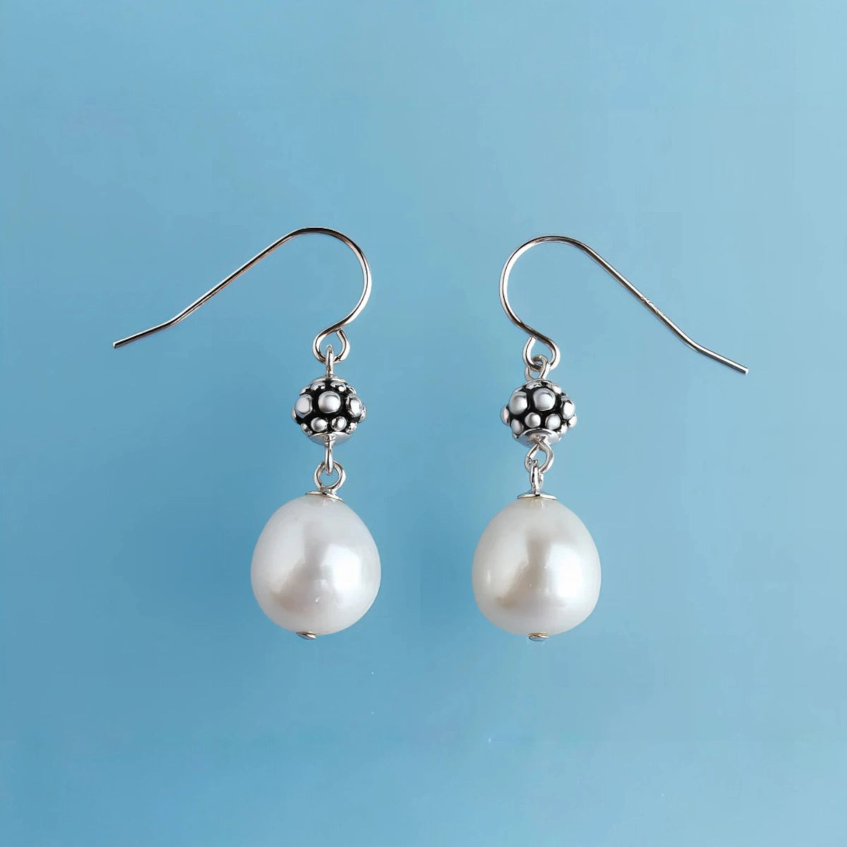 Ασημένια 925 Σκουλαρίκια Μάκρος 3cm με Οβάλ Μαργαριτάρια Γλυκού Νερού (PE022) - charmy.gr