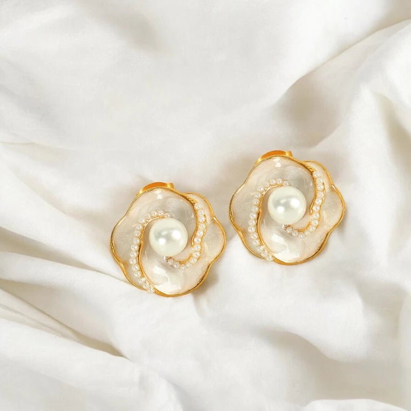 Ατσάλινα καρφωτά σκουλαρίκια λουλούδι με πέρλα & ζιργκόν 1.8cm (E1542) - charmy.gr