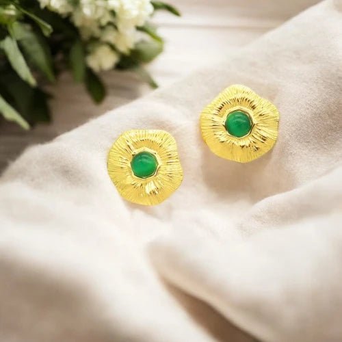 Ατσάλινα καρφωτά σκουλαρίκια λουλούδι με πράσινο ζιργκόν 2.5cm (E3071) - charmy.gr