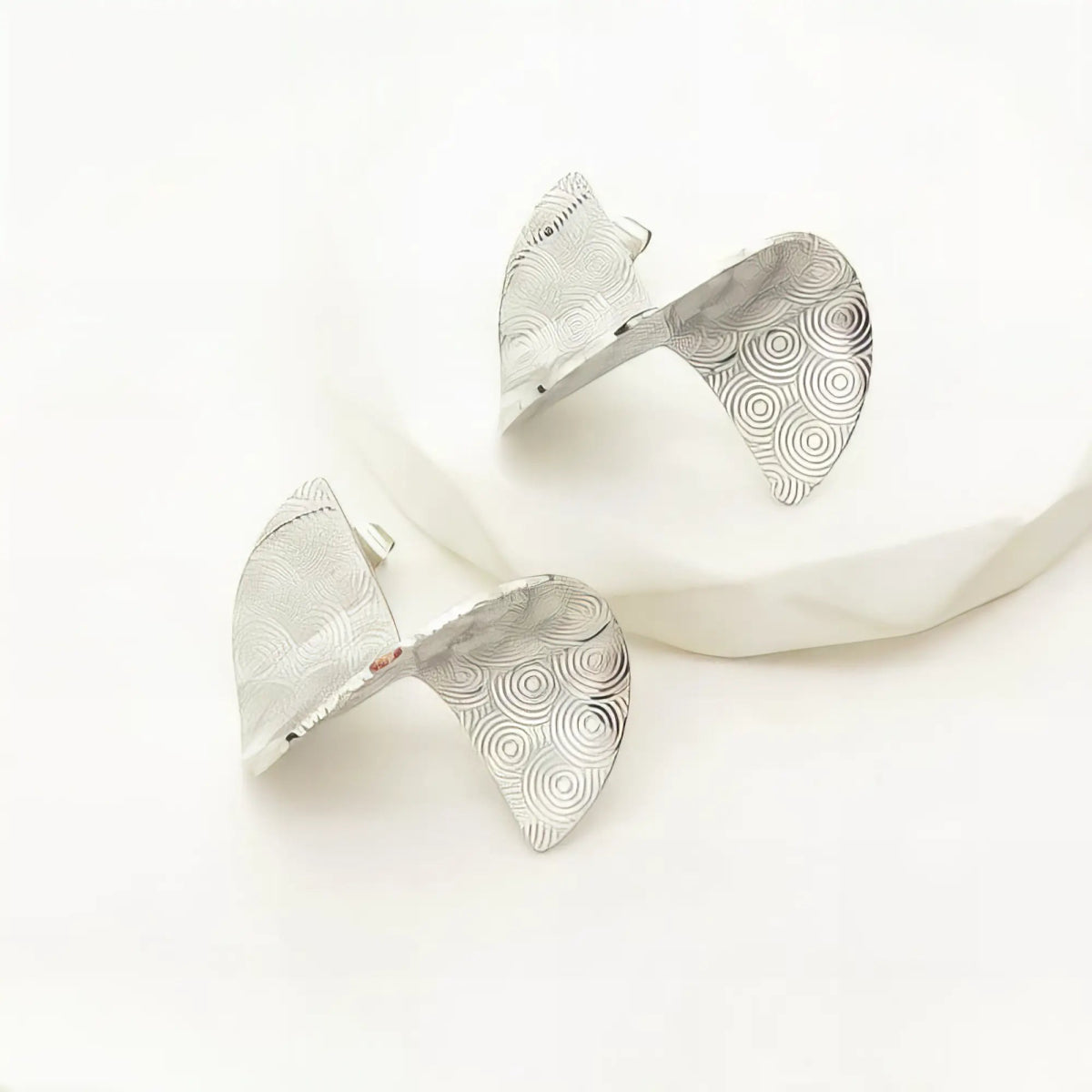 Ατσάλινα σκουλαρίκια statement με κυκλικά μοτίβα 3.3cm (E3052) - charmy.gr