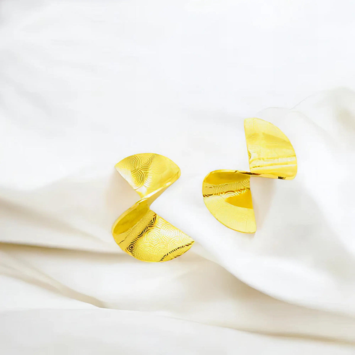 Ατσάλινα σκουλαρίκια statement με κυκλικά μοτίβα 3.3cm (E3053) - charmy.gr