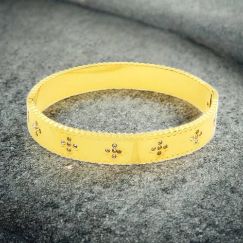 Ατσάλινο βραχιόλι χειροπέδα επιχρυσωμένη με ζιρκόν (B3329) - charmy.gr