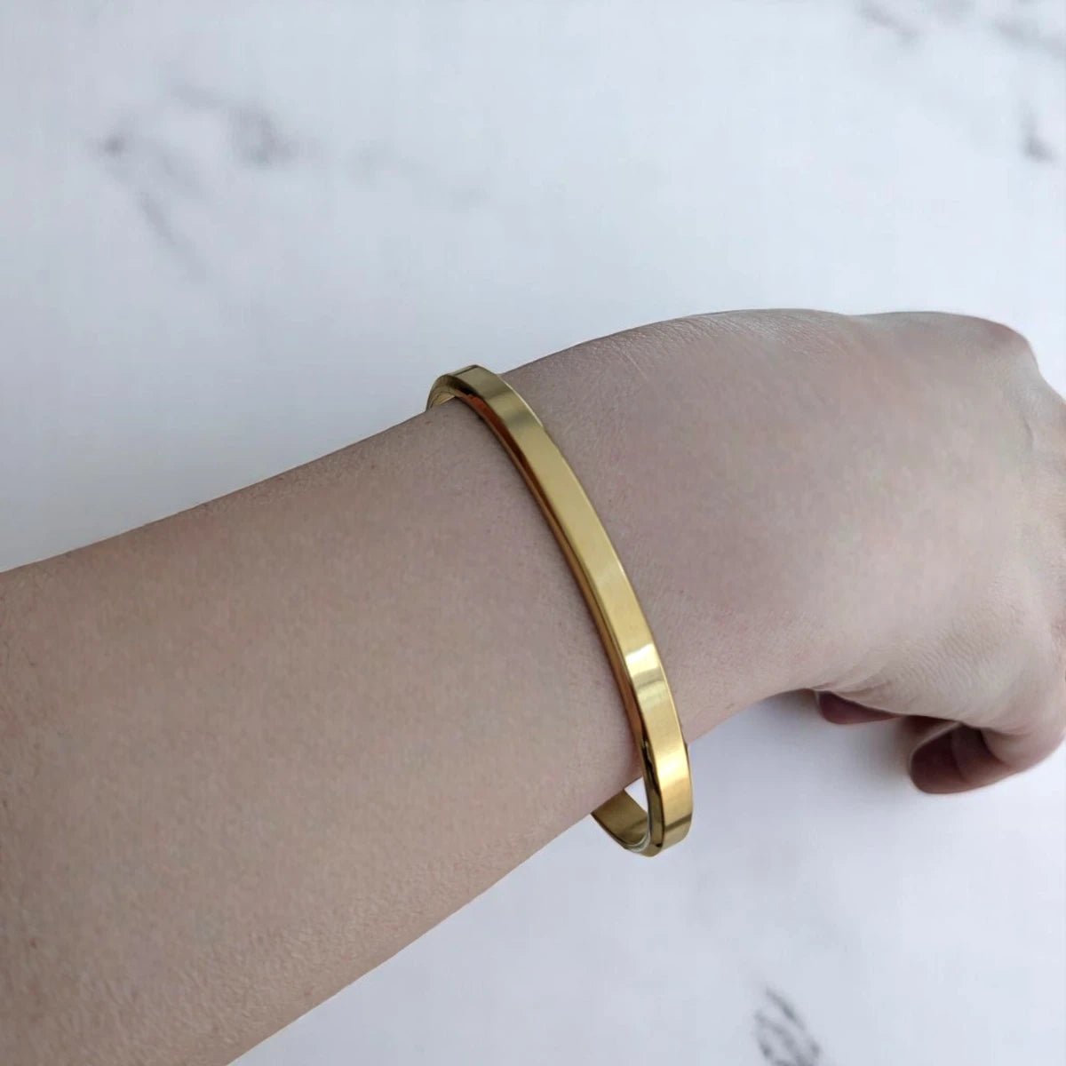 Ατσάλινο βραχιόλι χειροπέδα επιχρυσωμένο 18k (B3312) - charmy.gr