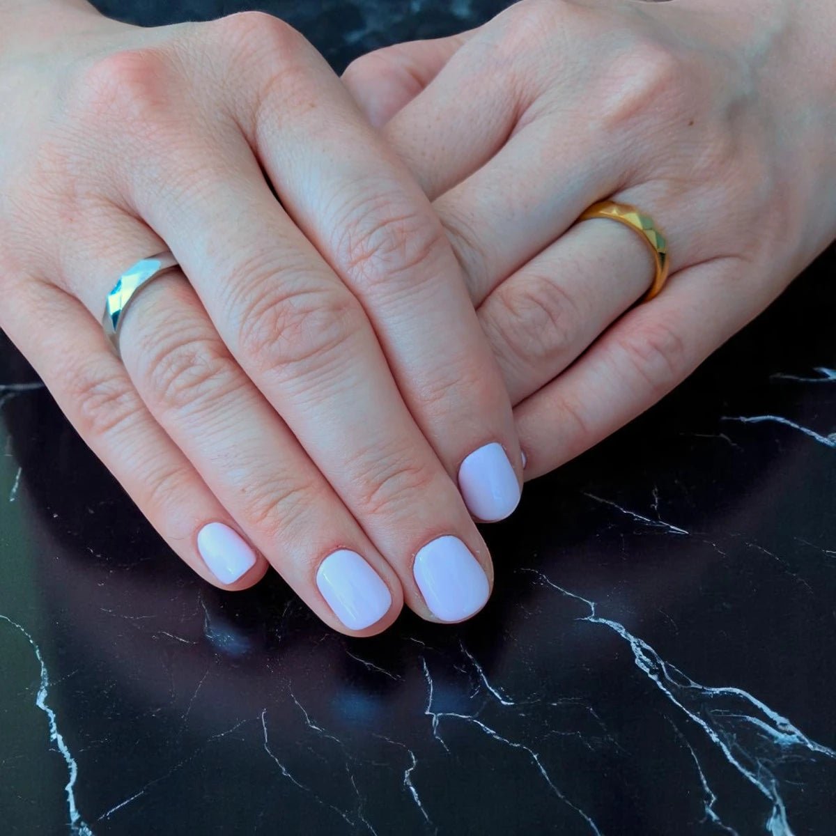 Ατσάλινο δαχτυλίδι με γεωμετρικό ανάγλυφο (R3073) - charmy.gr