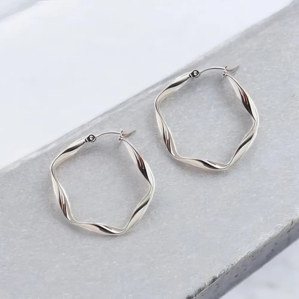 Ατσάλινοι Κρίκοι - Μοναδικός Κυματιστός Σχεδιασμός 3.7cm (E3133) - charmy.gr