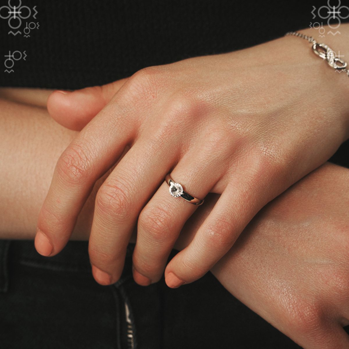 Δαχτυλίδι ρυθμιζόμενο από ορείχαλκο με κρύσταλλο Swarovski (F1110) - charmy.gr