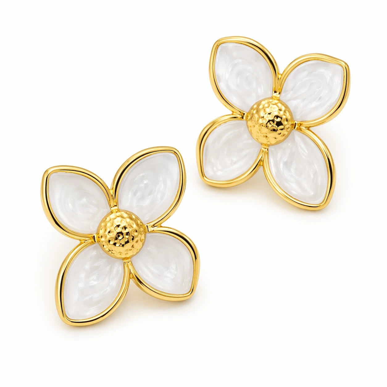 Σκουλαρίκια ατσάλι χρυσά λουλούδι λευκά 2.9cm (E3424)