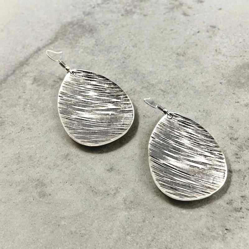 Κρεμαστά σκουλαρίκια με οβάλ σχήμα επαργυρωμένα 5εκ (E1288) - charmy.gr