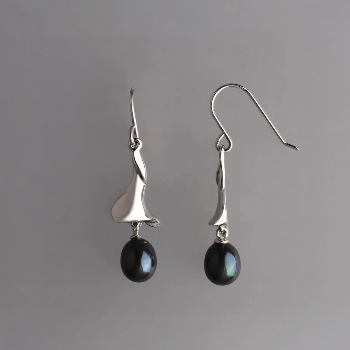 Σκουλαρίκια από Ασήμι 925 μάκρος 3.6cm με Μαύρα Μαργαριτάρια του Γλυκού Νερού (PE006) - charmy.gr