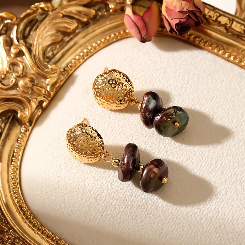 Σκουλαρίκια χάλκινα με μαύρα μαργαριτάρια του γλυκού νερού 3.7cm (E1558) - charmy.gr