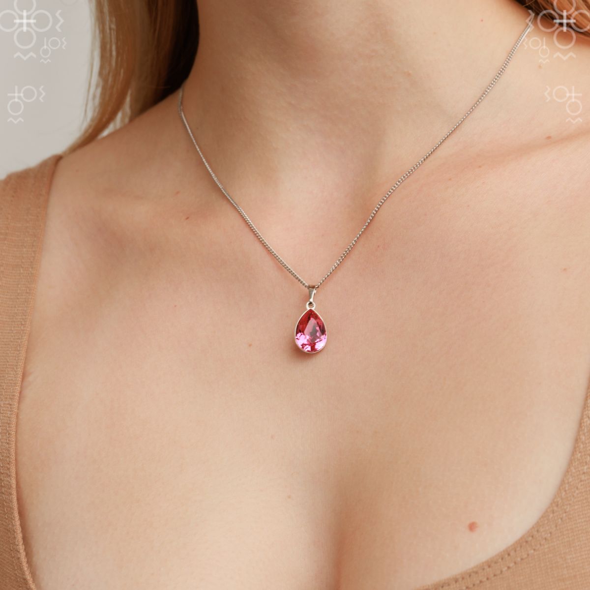 Χειροποίητο κολιέ με κρύσταλλα Swarovski σταγόνα ροζ χρώμα (F1013)